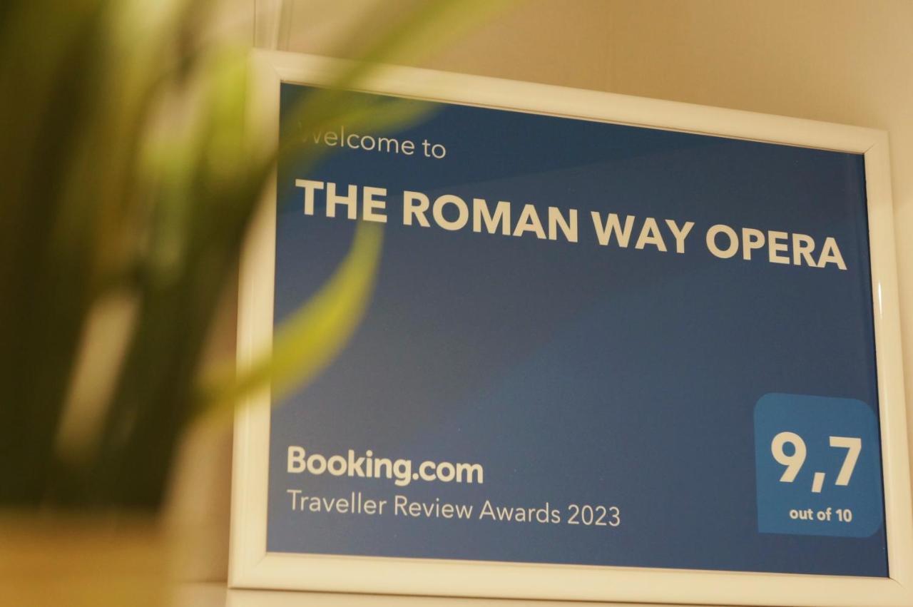 The Roman Way Opera 외부 사진